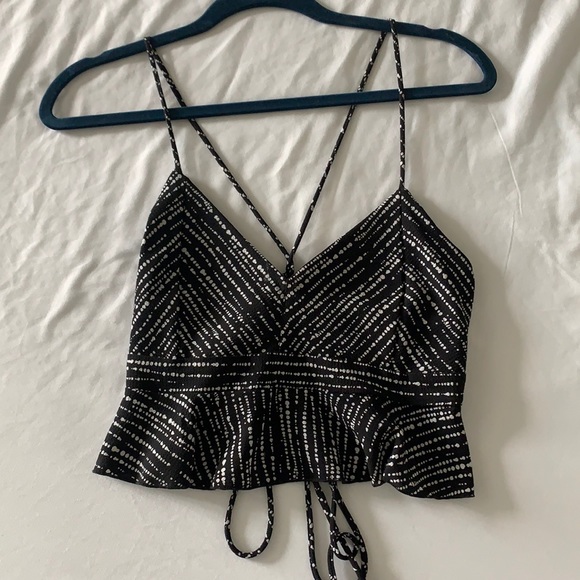 Black and white cropped peplum going out tank top - Picture 1 of 3